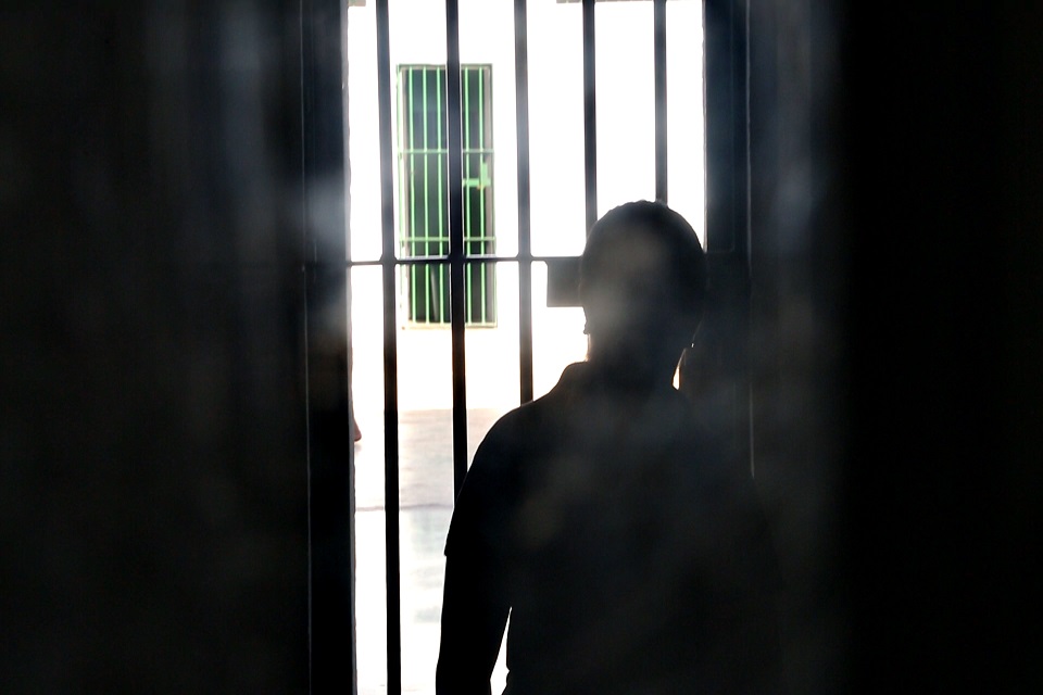 Estado de Rondônia condenado a indenizar policial perseguida por relatar falha