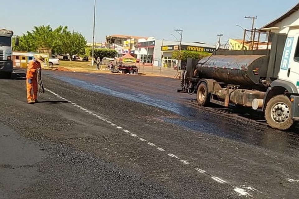 Ação de Jean Oliveira garante pavimentação asfáltica no centro de Rolim de Moura