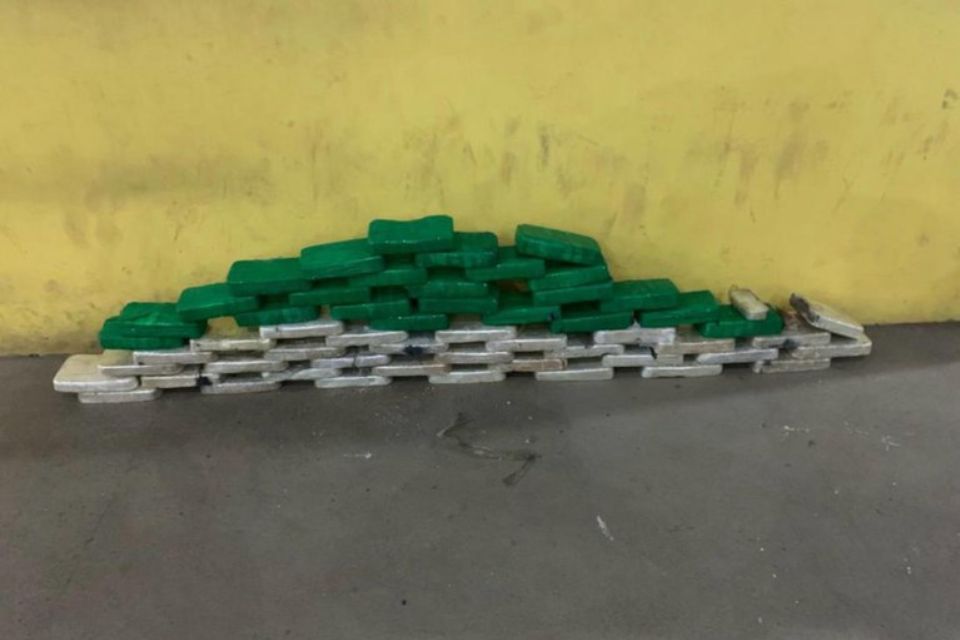PRF apreende quase 60kg de cocaína em Ji-Paraná