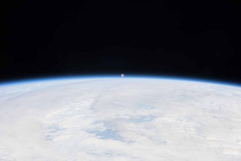 50 anos após chegada à Lua, Nasa planeja enviar 1ª mulher e criar base para escala até Marte