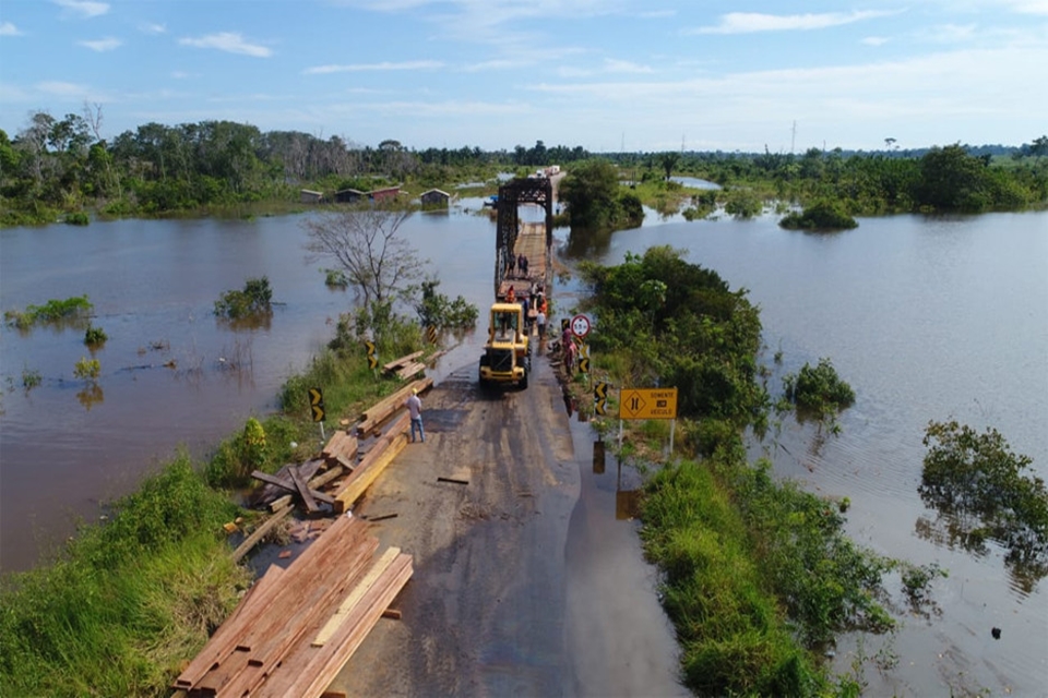 Trânsito liberado na BR-425 (acesso a Nova Mamoré e Guajará-Mirim) após elevação da ponte sobre o Rio Araras