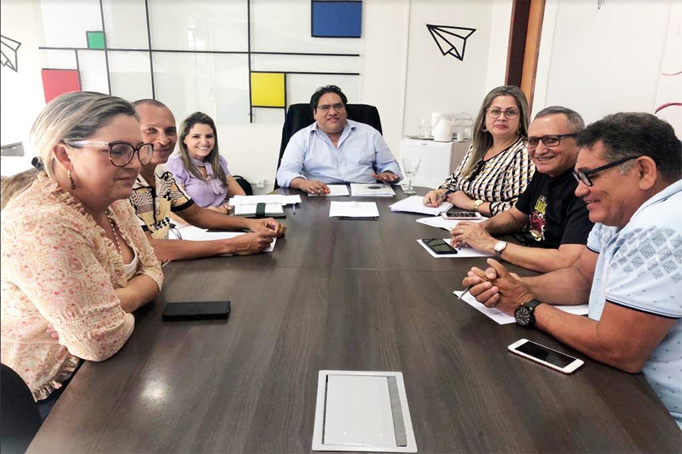 Conselho Municipal de Fiscalização do Fundeb se reúne com equipe da Semed
