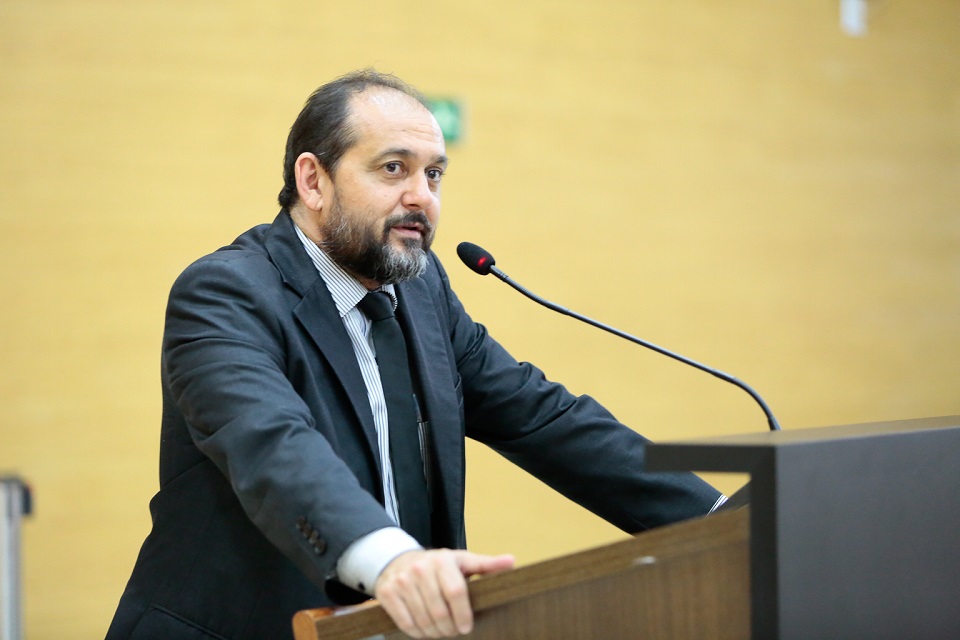 Presidente Laerte Gomes pede urgência para DER providenciar certificação de funcionamento do Aeroporto de Ji-Paraná