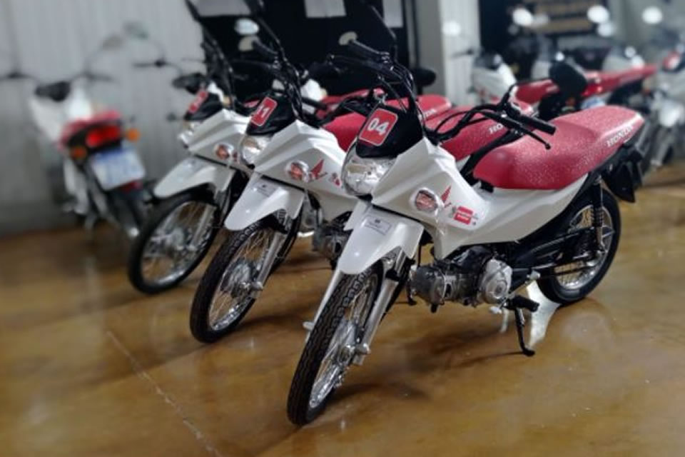Lebrinha destina recurso para compra de 20 motos para agentes de saúde em Costa Marques