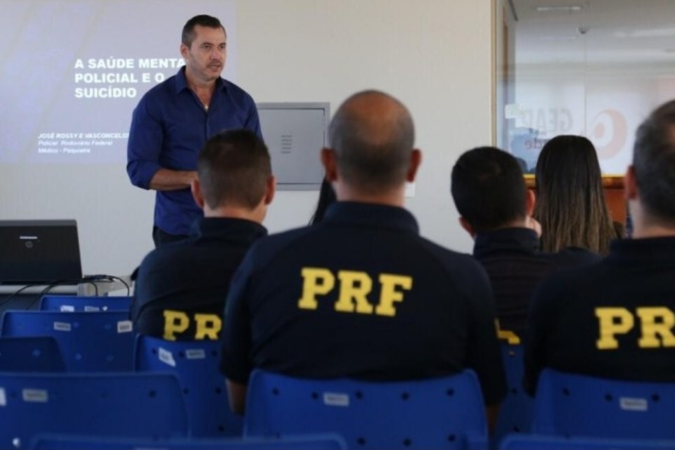 Superintendência da PRF em Rondônia recebe palestras sobre suicídio policial