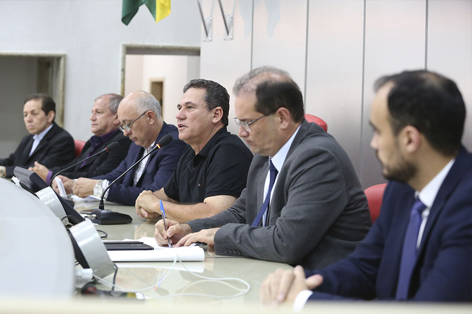 Reunião na ALE discute aumento da tarifa de energia elétrica em Rondônia