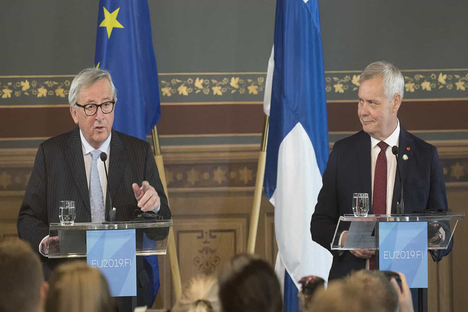 Juncker lamenta falta de transparência na escolha do seu sucessor