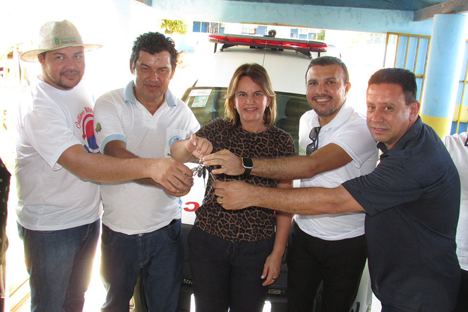 Semusa entrega ambulância em Rio Pardo
