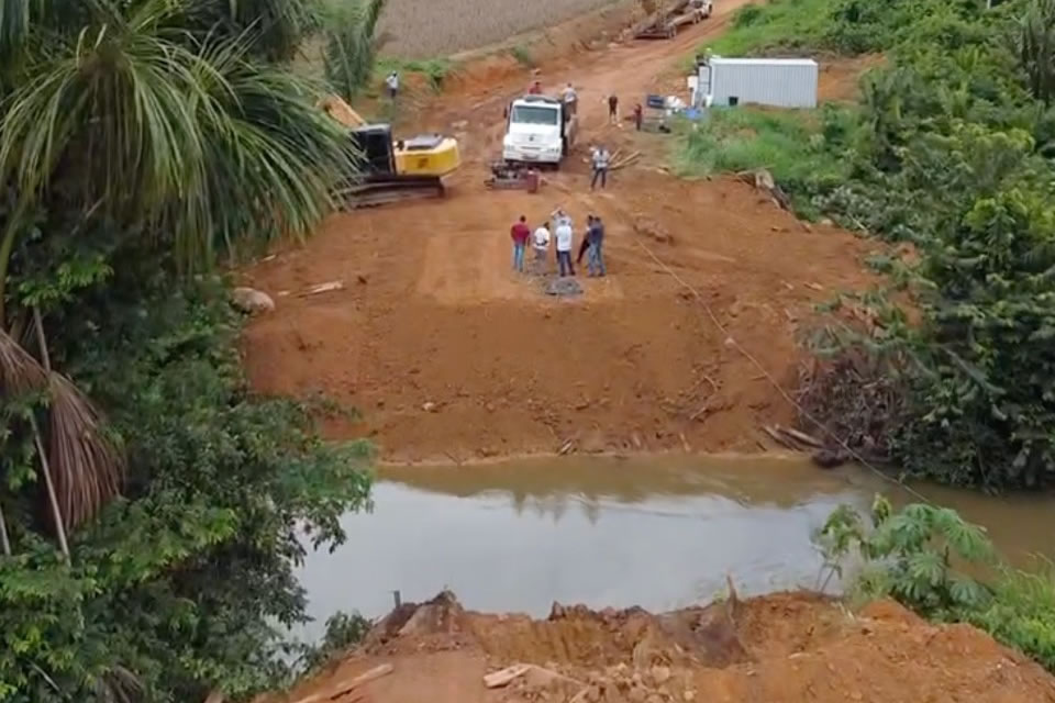 Deputado Pedro Fernandes anuncia construção de ponte na Linha 110 em Cujubim