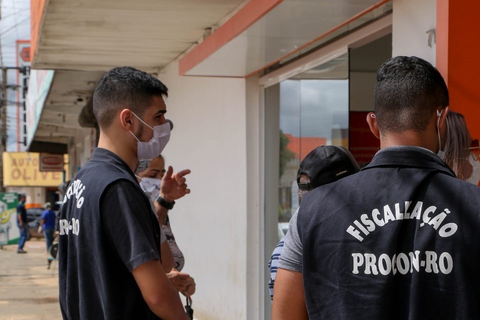 Procon Rondônia fecha lojas na Avenida Jatuarana que não obedecem ao isolamento social ampliado