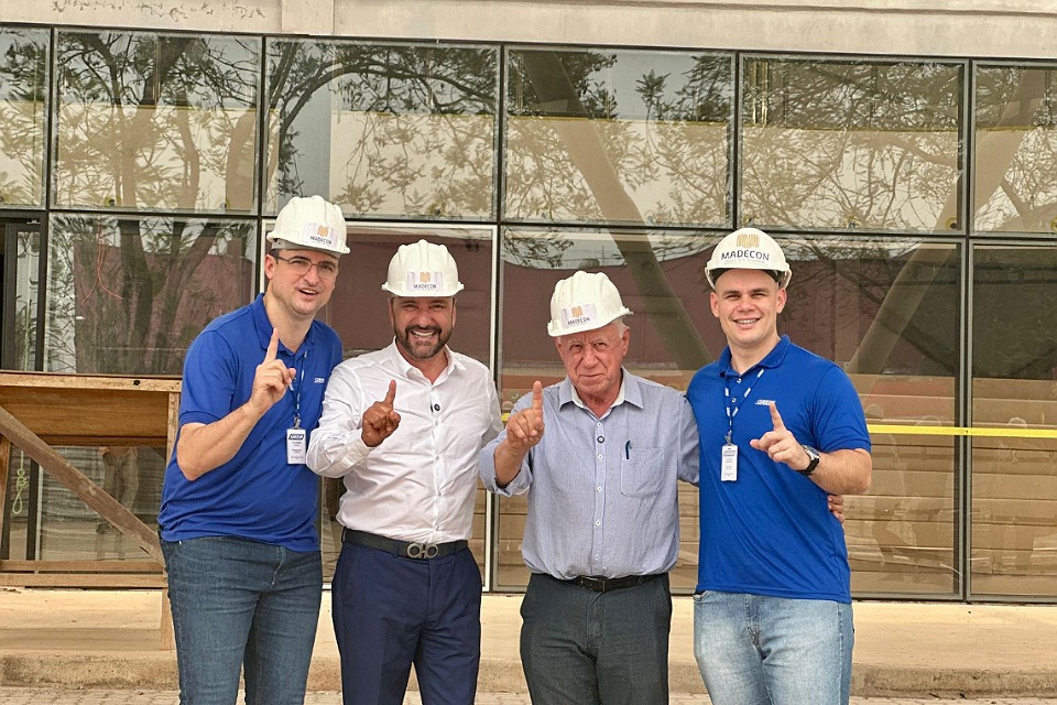 Prefeito Hildon Chaves visita canteiro de obras da nova rodoviária de Porto Velho para acompanhar os avanços