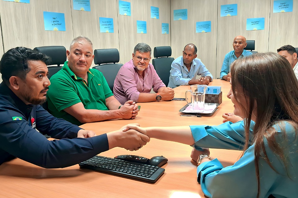 Lebrinha organiza reunião na SESAU para discutir melhorias na  Saúde em Alvorada do Oeste e Castanheiras.