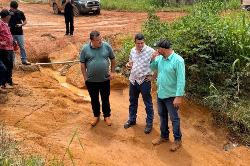 Vereador Adalto acompanha Secretário Distrital durante visita nos distritos de Porto Velho 