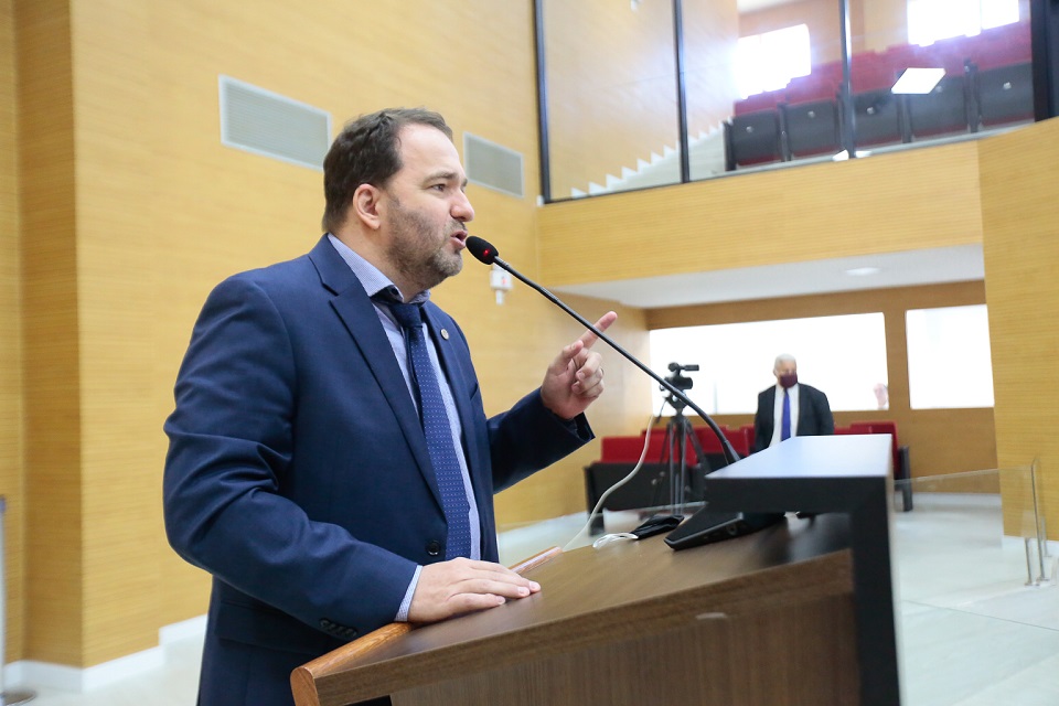 Delegacia de Monte Negro permanecerá aberta após pedido do deputado Alex Redano