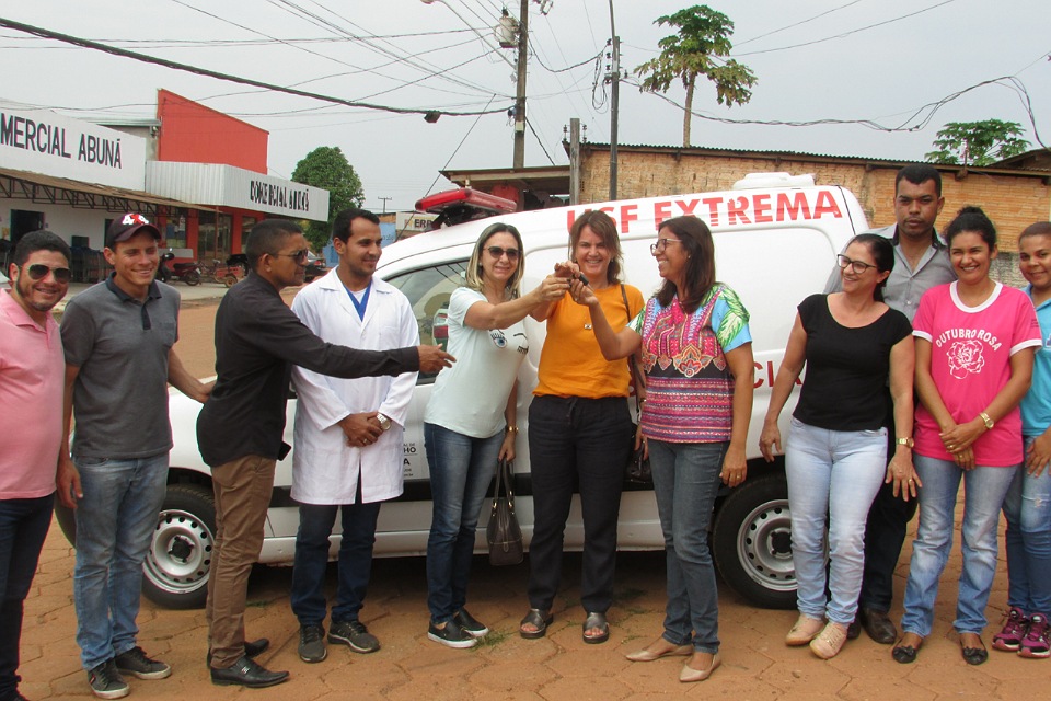 Prefeitura repassa ambulância para o distrito de Extrema