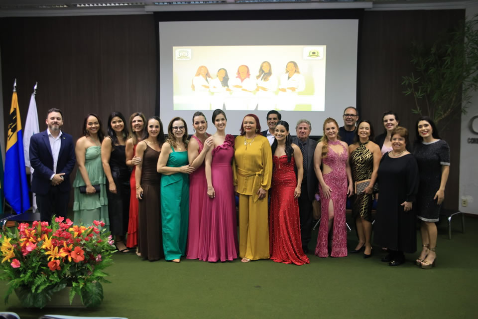 Novos ginecologistas e obstetras fortalecem assistência materno-infantil