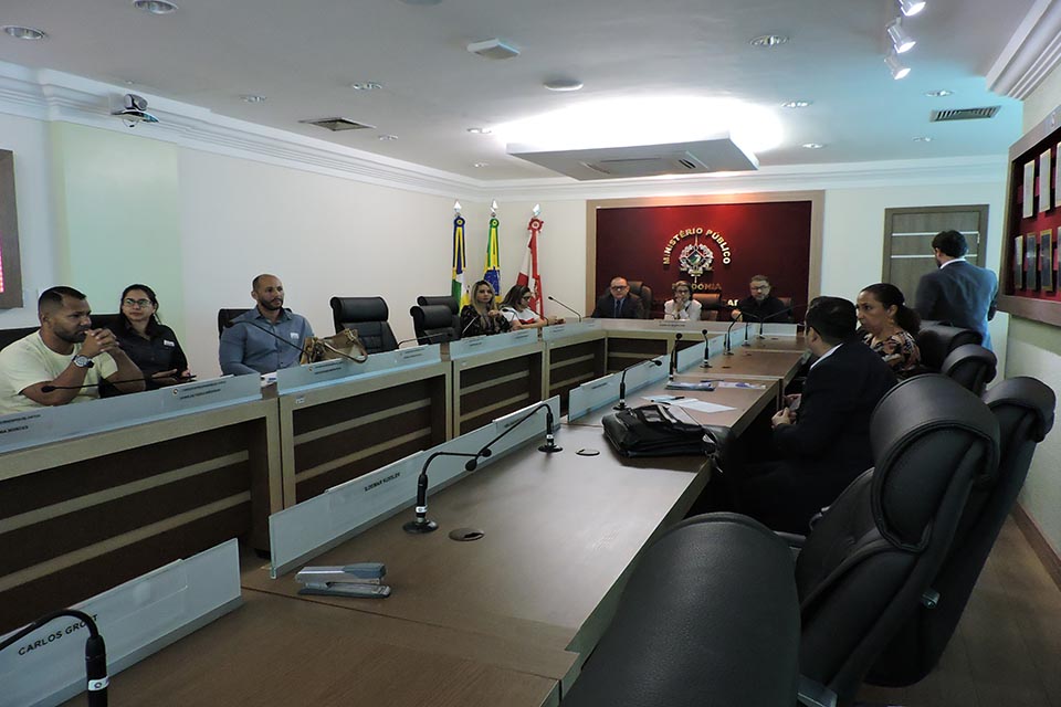 Reunião no MP discute execução de Plano de Gestão Ambiental para reforçar combate às queimadas