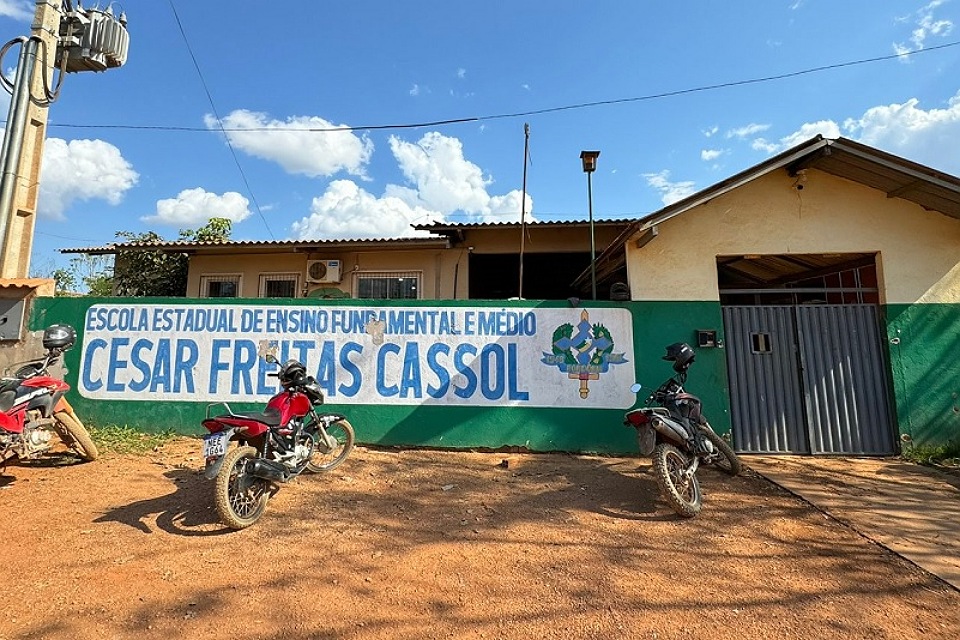 Dra. Taíssa solicita contratação de professores para escola César Freitas Cassol, em União Bandeirantes