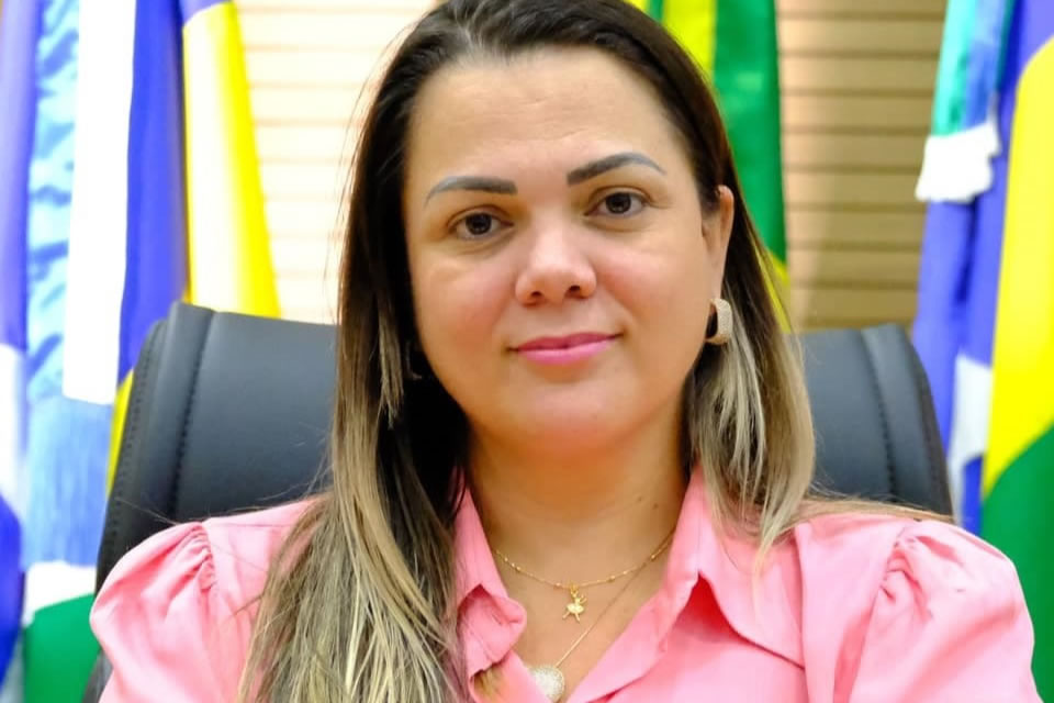 Cláudia de Jesus solicita manutenção em equipamentos de raio-x no Hospital de Base Dr. Ary Pinheiro