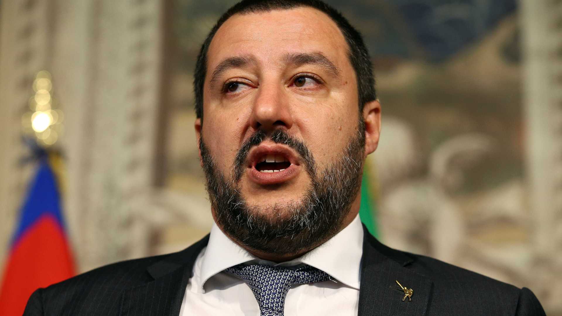 Salvini elogia Bolsonaro, mas informa que não irá à posse