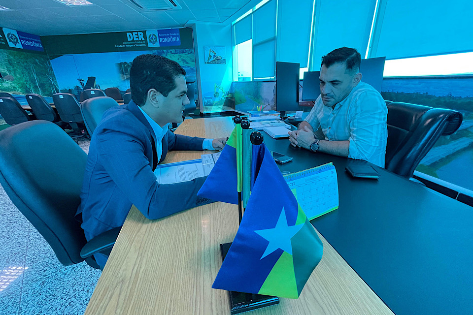 Deputado Cássio propõe melhorias na Rodovia do Café e na RO-471, e DER anuncia compromisso