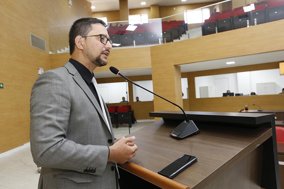 Anderson Pereira parabeniza atitude de agentes penitenciários que evitaram fuga em massa do presídio Urso Branco