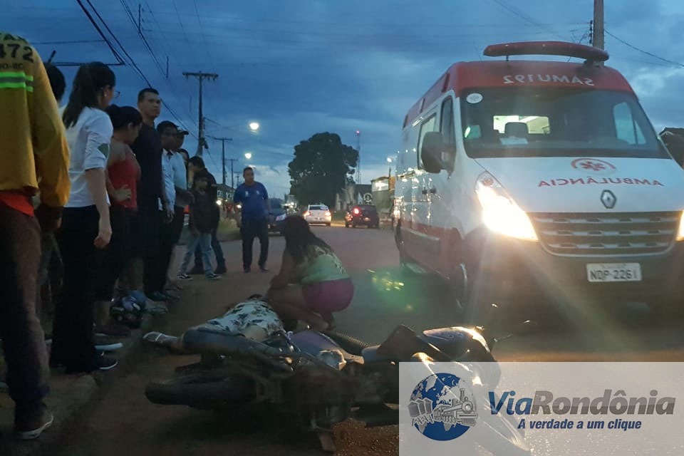 Motociclista passa mal, bate de frente com carro e fica em estado grave