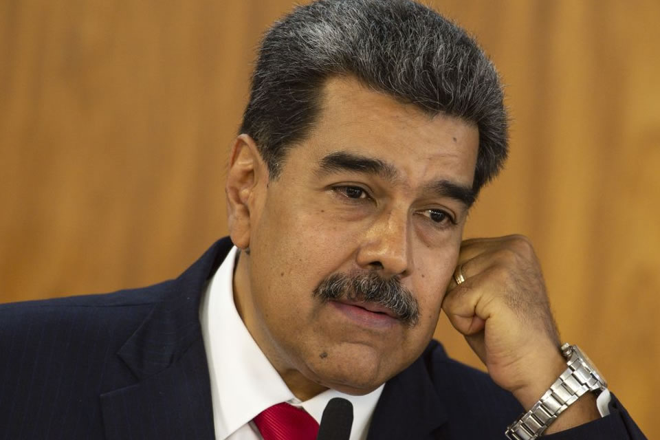 Governo e oposição na Venezuela assinam acordo eleitoral
