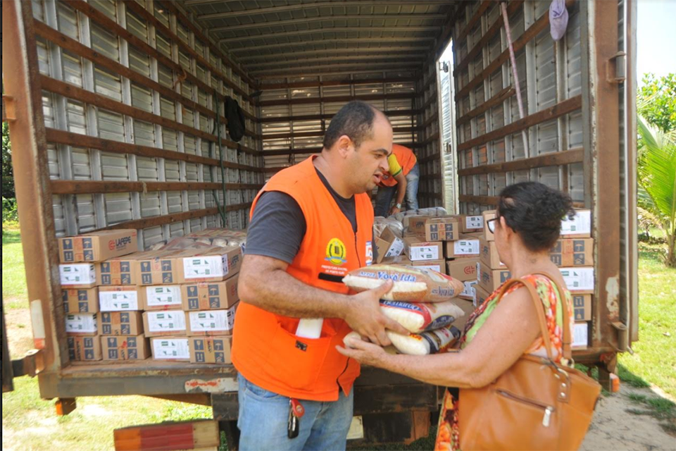 Comunidades ribeirinhas são beneficiadas com alimentos doados pela maçonaria