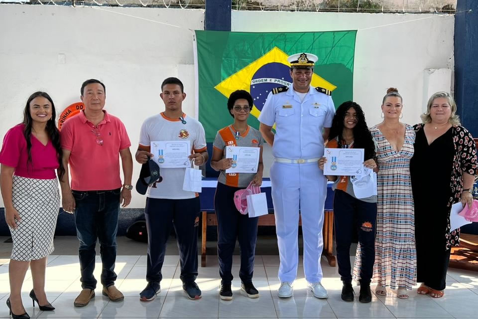 Deputada Dra. Taíssa participa da premiação do concurso de redação 