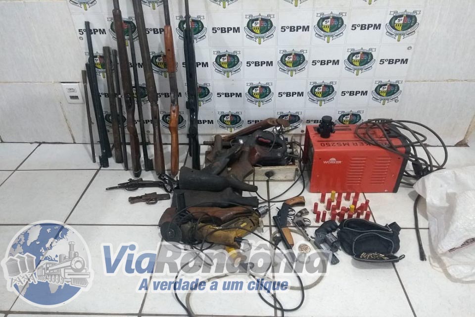 Polícia fecha fábrica clandestina de arma de fogo e prende suspeito com várias armas