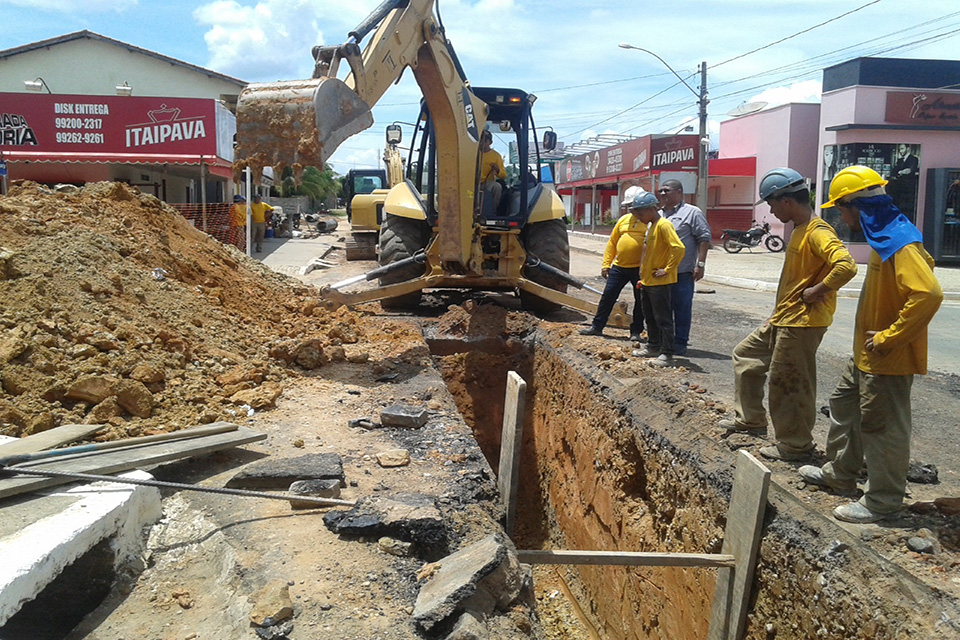 Obras para troca das adutoras devem terminar no final de dezembro