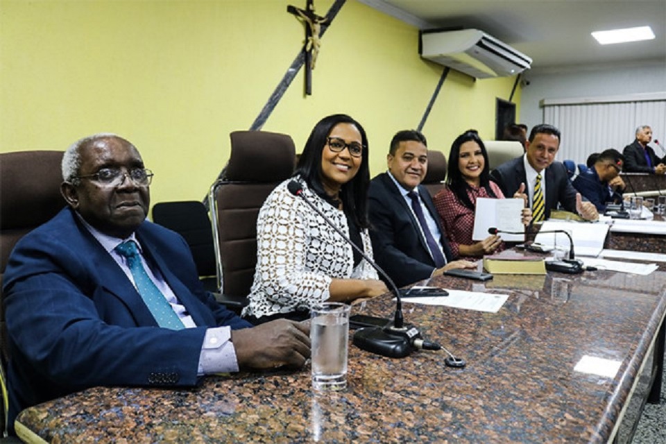 Edesio Fernandes homenageia pastores evangélicos de Porto Velho