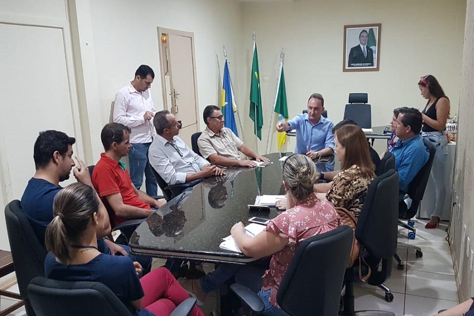 Prefeito de Rolim de Moura recepciona deputado estadual Lazinho da Fetagro