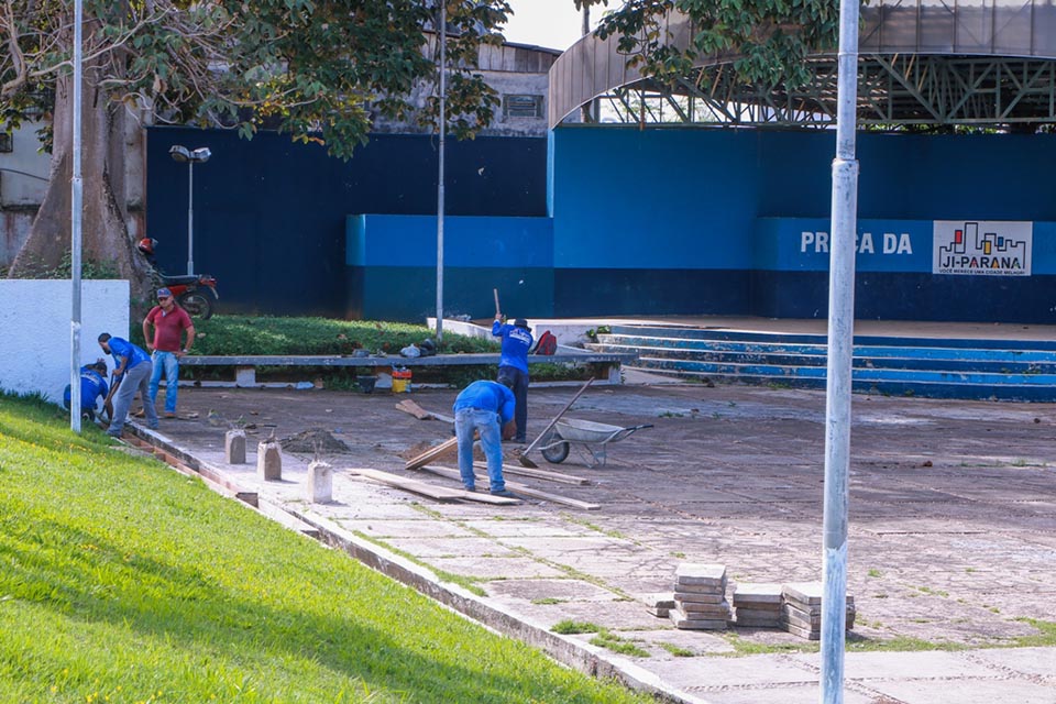 Prefeitura inicia reforma da Praça da Bíblia em Ji-Paraná