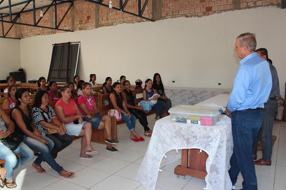 Adelino Follador acompanha início de cursos de capacitação profissional em Ariquemes