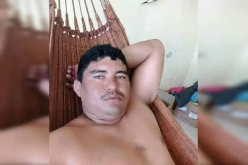 Mulher mata marido a facada e tenta dar banho para diminuir sangue