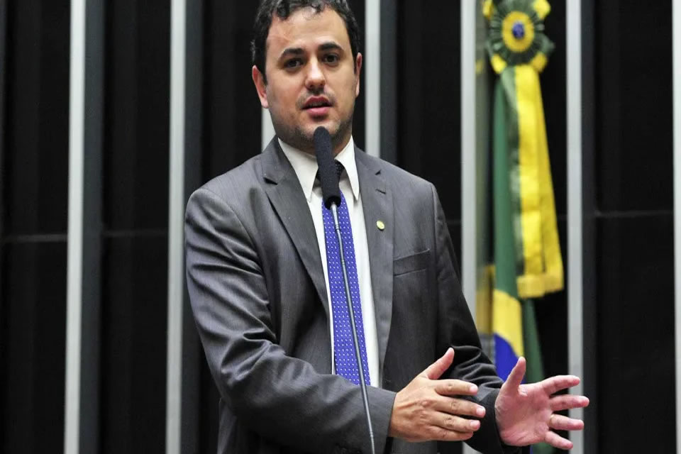 CCJ da Câmara nega recurso contra cassação do mandato de Glauber Braga