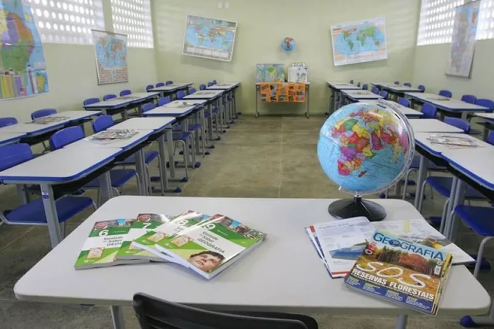 Educação inclusiva: Edevaldo Neves questiona disponibilidade de professores auxiliares