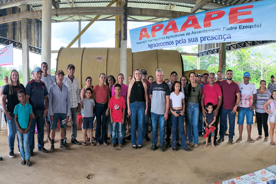 Deputada Cláudia de Jesus entrega mais de R$ 200 mil em equipamentos agrícolas para Mirante da Serra