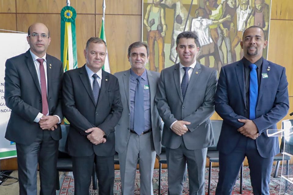 Chiquinho da Emater participa do Lançamento da Frente Parlamentar em Defesa da Fundiária