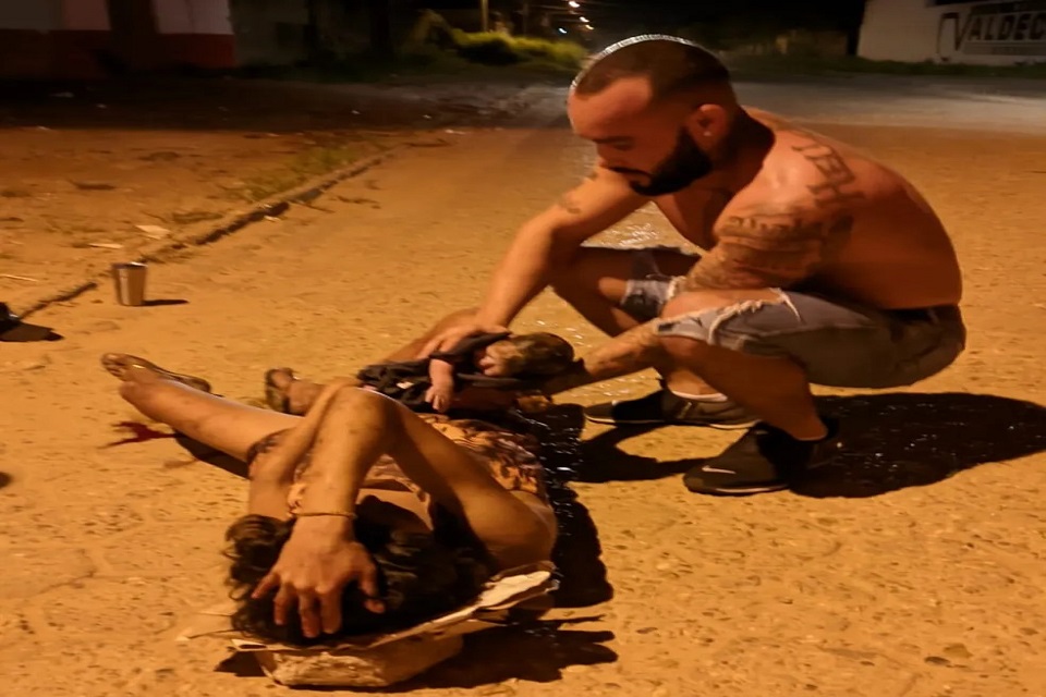 Mulher dá à luz no meio da rua em Ji-Paraná, RO