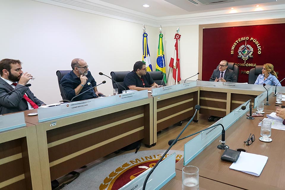 Procurador-Geral de Justiça se reúne com dirigentes da Energisa e do IPEM