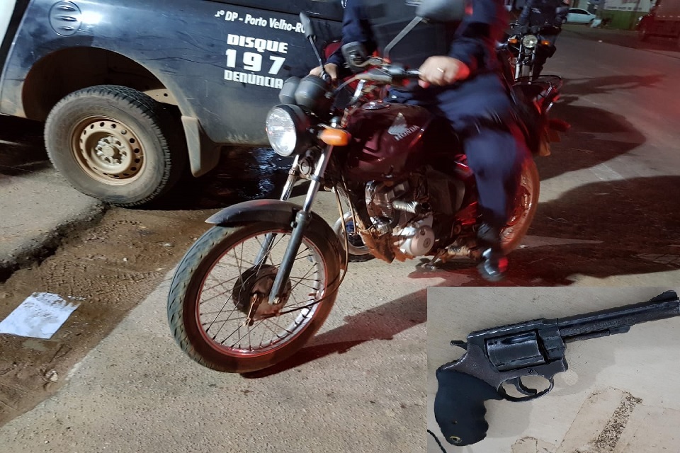 Polícia prende dupla armada e com moto roubada em Porto Velho