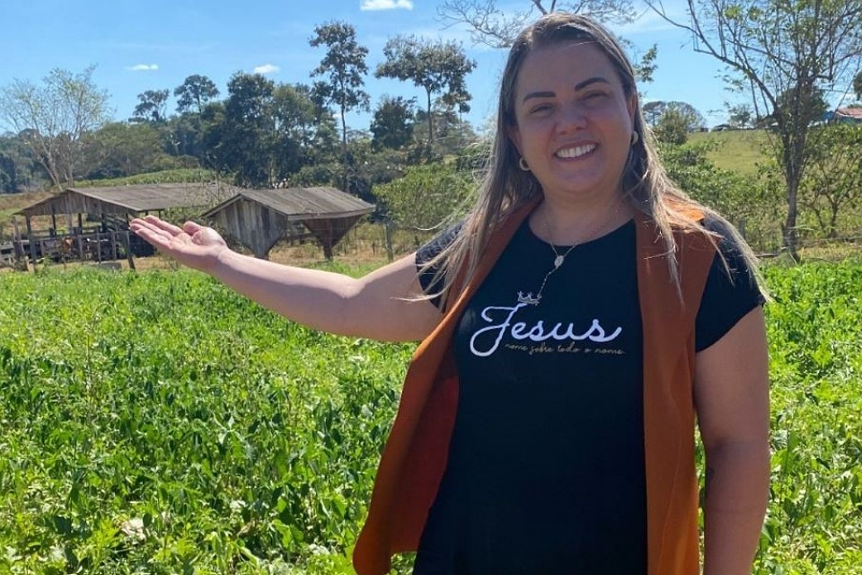 Cláudia de Jesus destaca apoio para agricultura familiar