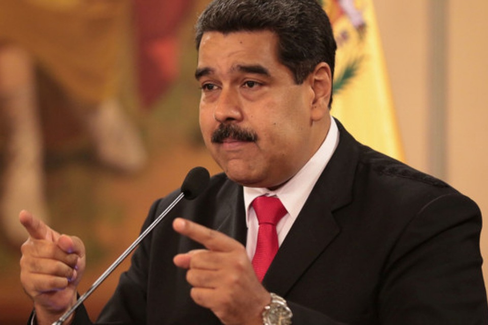 Ninguém está acima das leis, diz Maduro após ordem de prisão a opositor