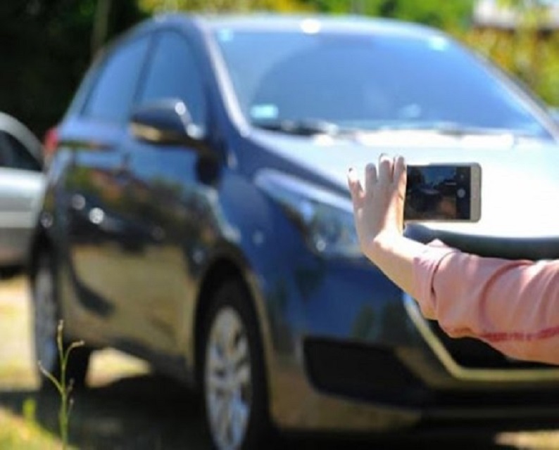 Negociando celular, suspeito pede pra dá uma volta no carro do vendedor e foge