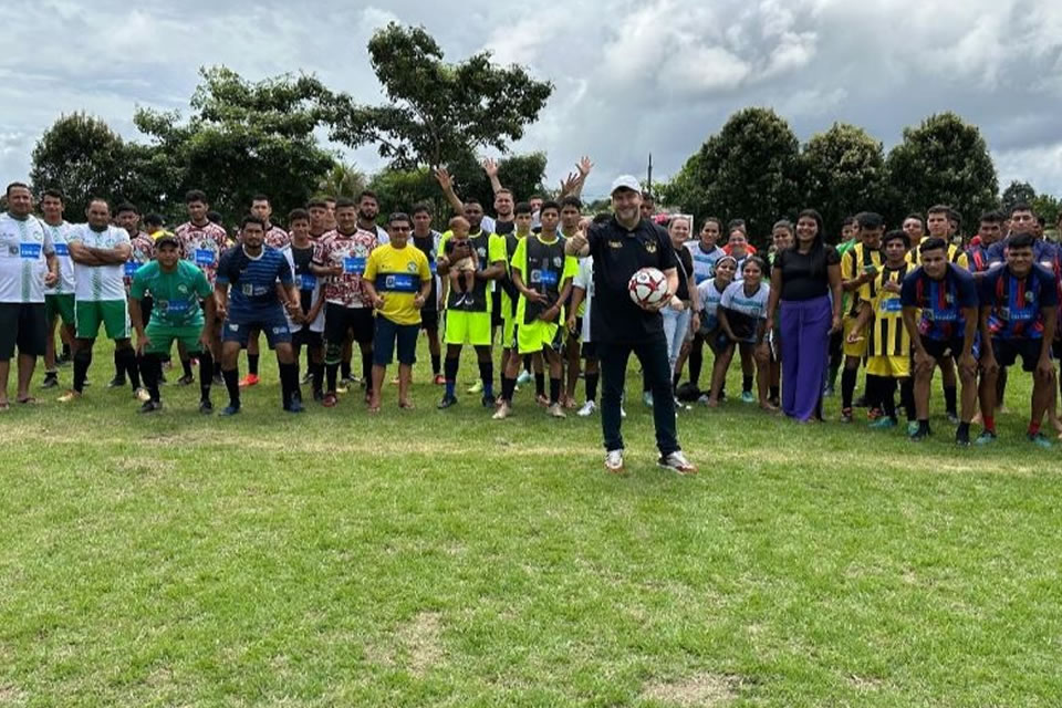 Deputado Alex Redano participa da entrega de materiais esportivos em Itapuã do Oeste