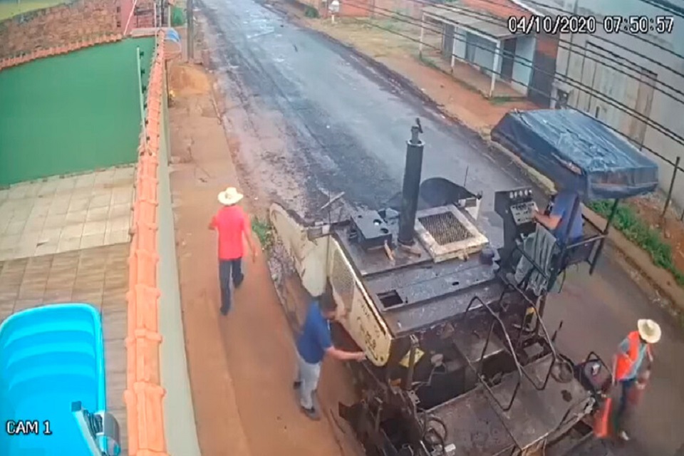 Furto de máquina foi ordenado pelo diretor do DER, que se escondeu da imprensa