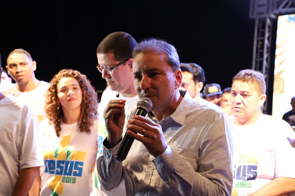 Hildon Chaves, primeira-dama e assessores prestigiam a Marcha para Jesus